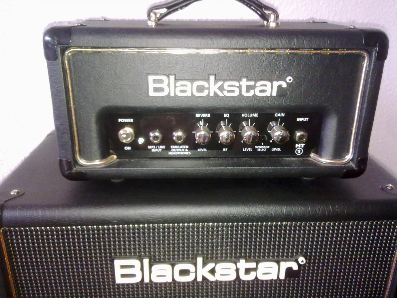 Blackstar HT1-R
Sehr dynamischer Amp und puristischer Aufbau

Klingt sehr gut braucht aber eine hell klingende Box wie die dazugehörende mit Celestion 70/80

Wegen Überschuss aber wieder verkauft