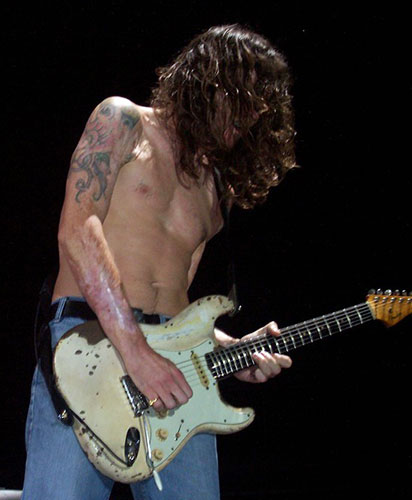 frusciante-stratocaster-wite.jpg