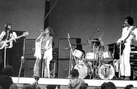 69_who-iow-stage.jpg