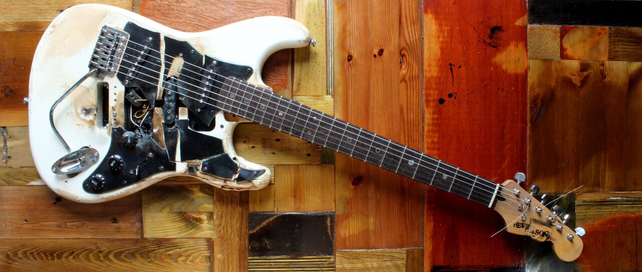 00+Strat+wood+01.jpg