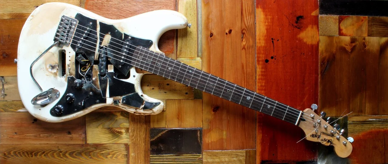 00+Strat+wood+01.jpg