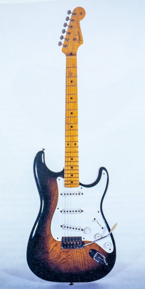 0100 Strat.jpg