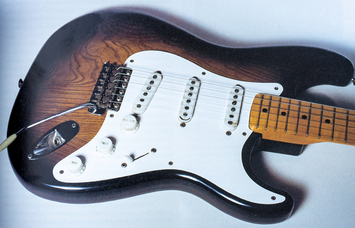 0100 Strat nah.jpg