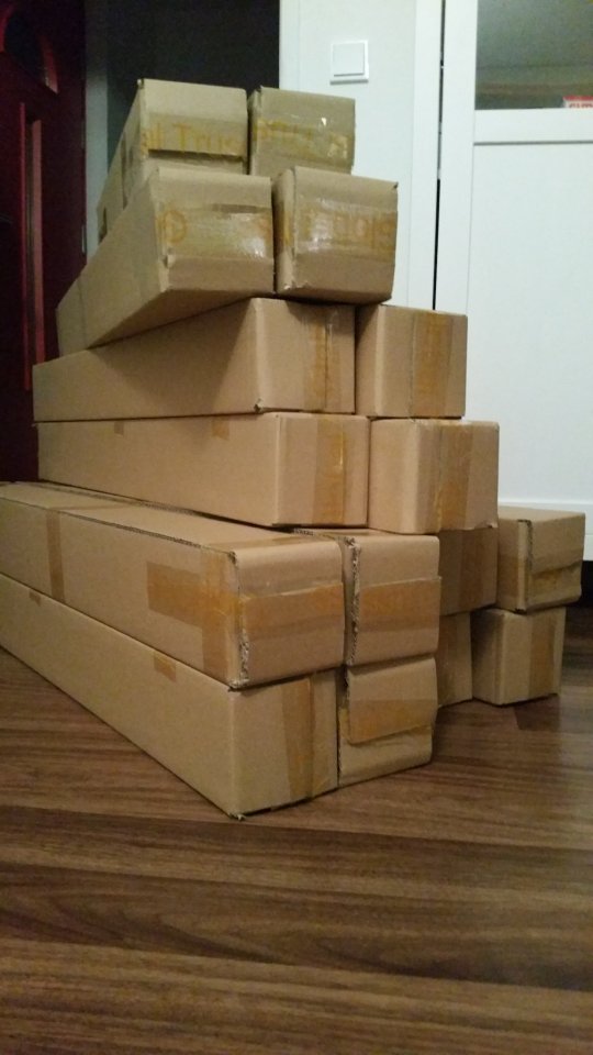 01_Verpackte Traversen.jpg