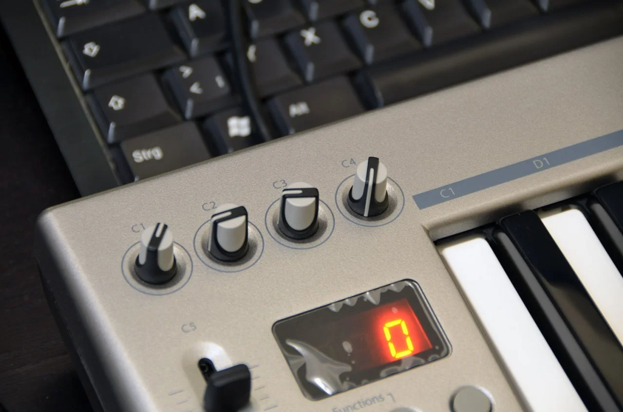 05_Controller.jpg