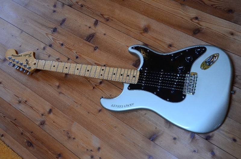 07 Fender Stratocaster 25 Anniversary 1979 03.jpg