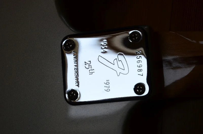 07 Fender Stratocaster 25 Anniversary 1979 05.jpg