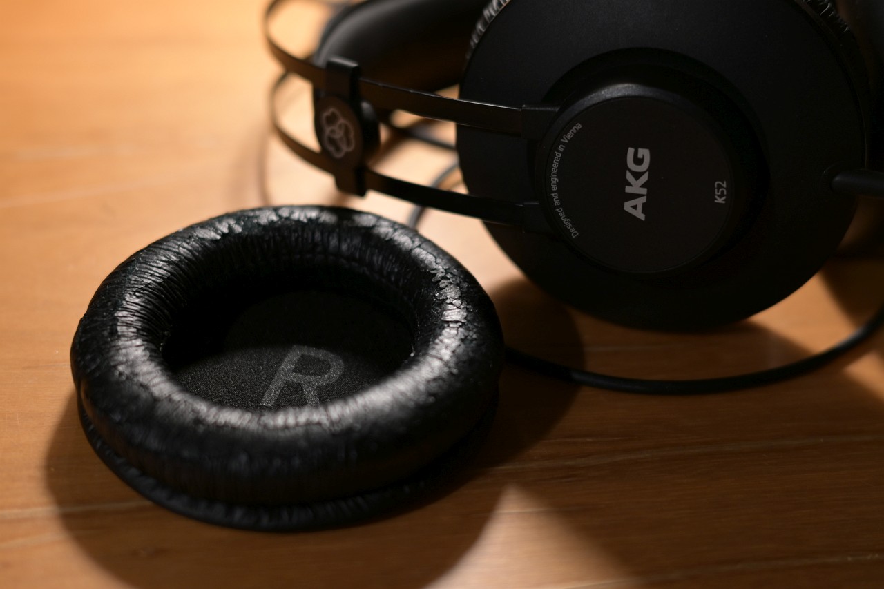 1 AKG K-52.JPG