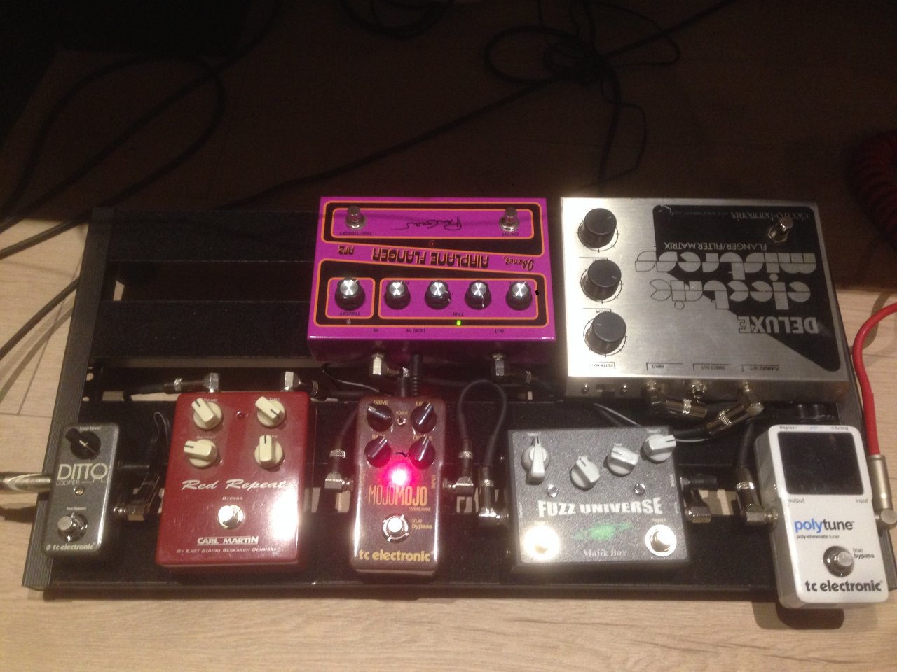 1 Pedalboard.JPG