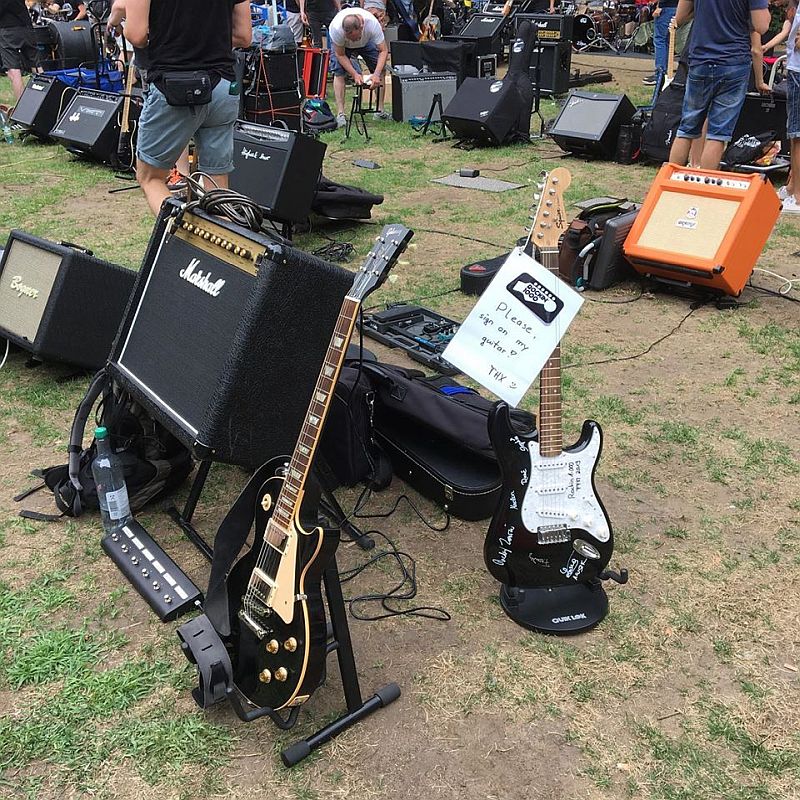 10 bjoerns gitarre 500.jpg