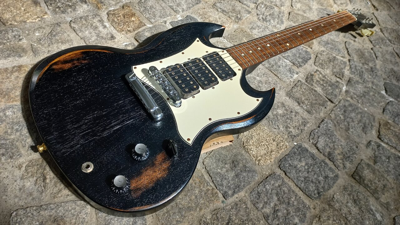 105 Gibson SG Special-3 10.jpg