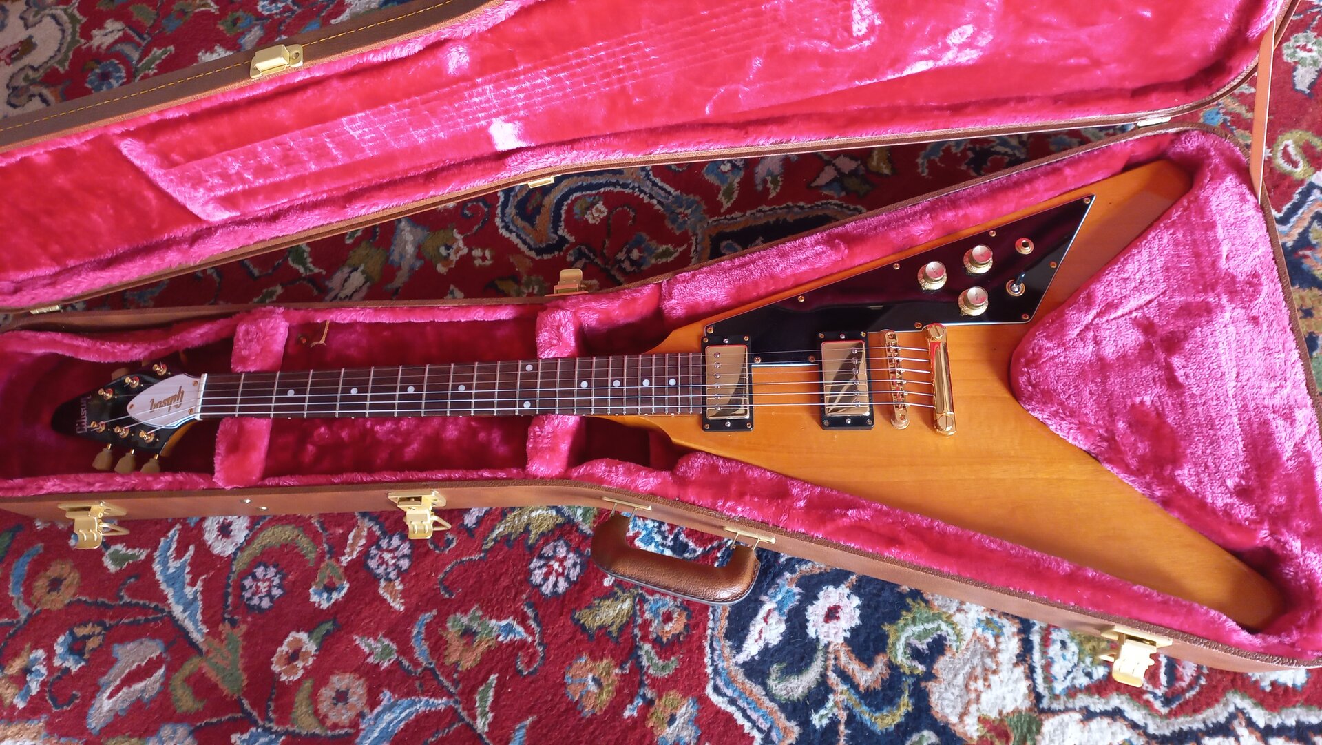 110 Gibson Flying V Antique Natural 2022 04.jpg