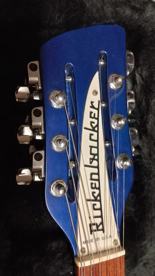 111 Rickenbacker 330-12 07.webp