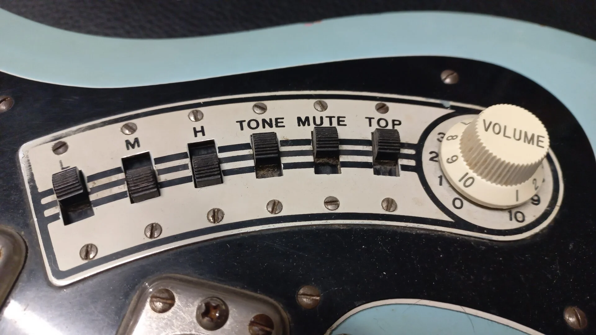 113 Hagström III 1965 04.jpg