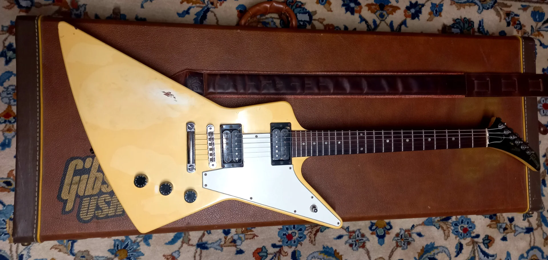122 Gibson Explorer 1992 36.webp