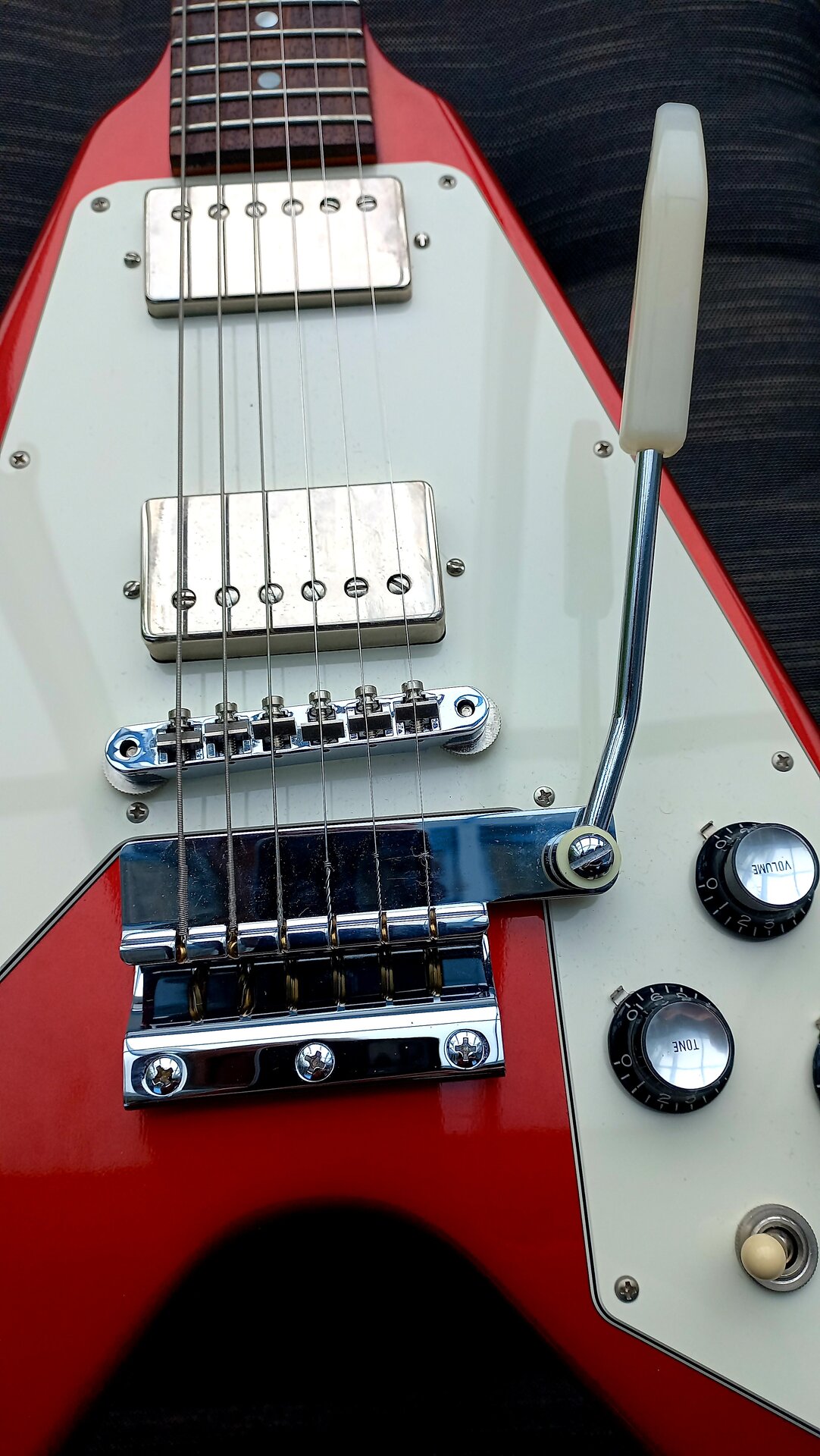 124 Gibson Flying V Custom Shop Sparkling Burgundy 10.jpg