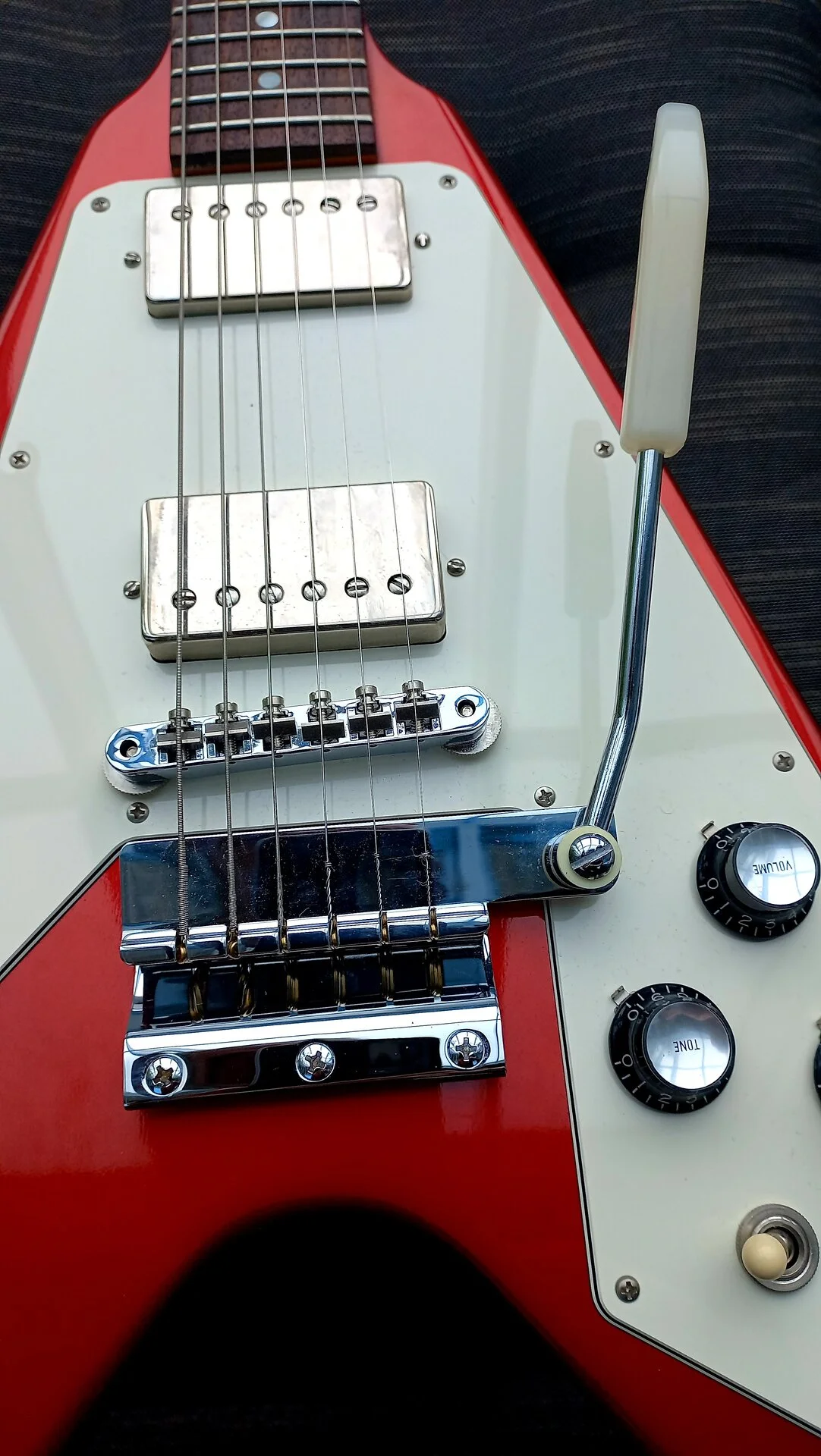 124 Gibson Flying V Custom Shop Sparkling Burgundy 10.jpg