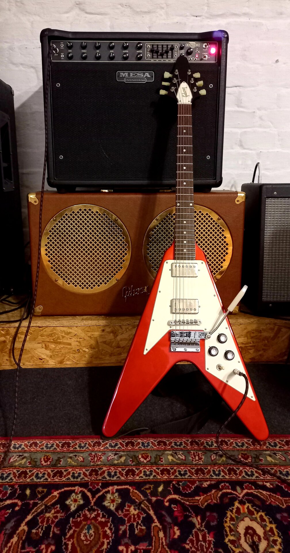 124 Gibson Flying V Custom Shop Sparkling Burgundy 33.jpg