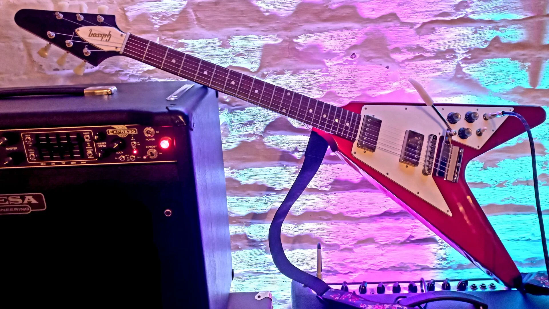 124 Gibson Flying V Custom Shop Sparkling Burgundy 36.webp