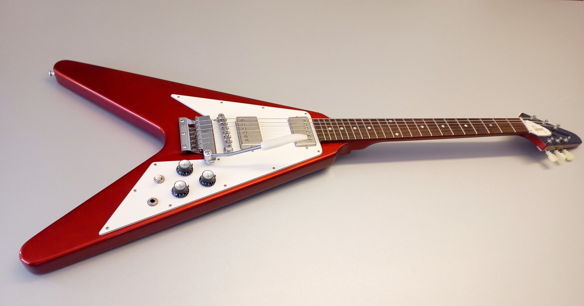 124 Gibson Flying V Custom Shop Sparkling Burgundy 55.jpg