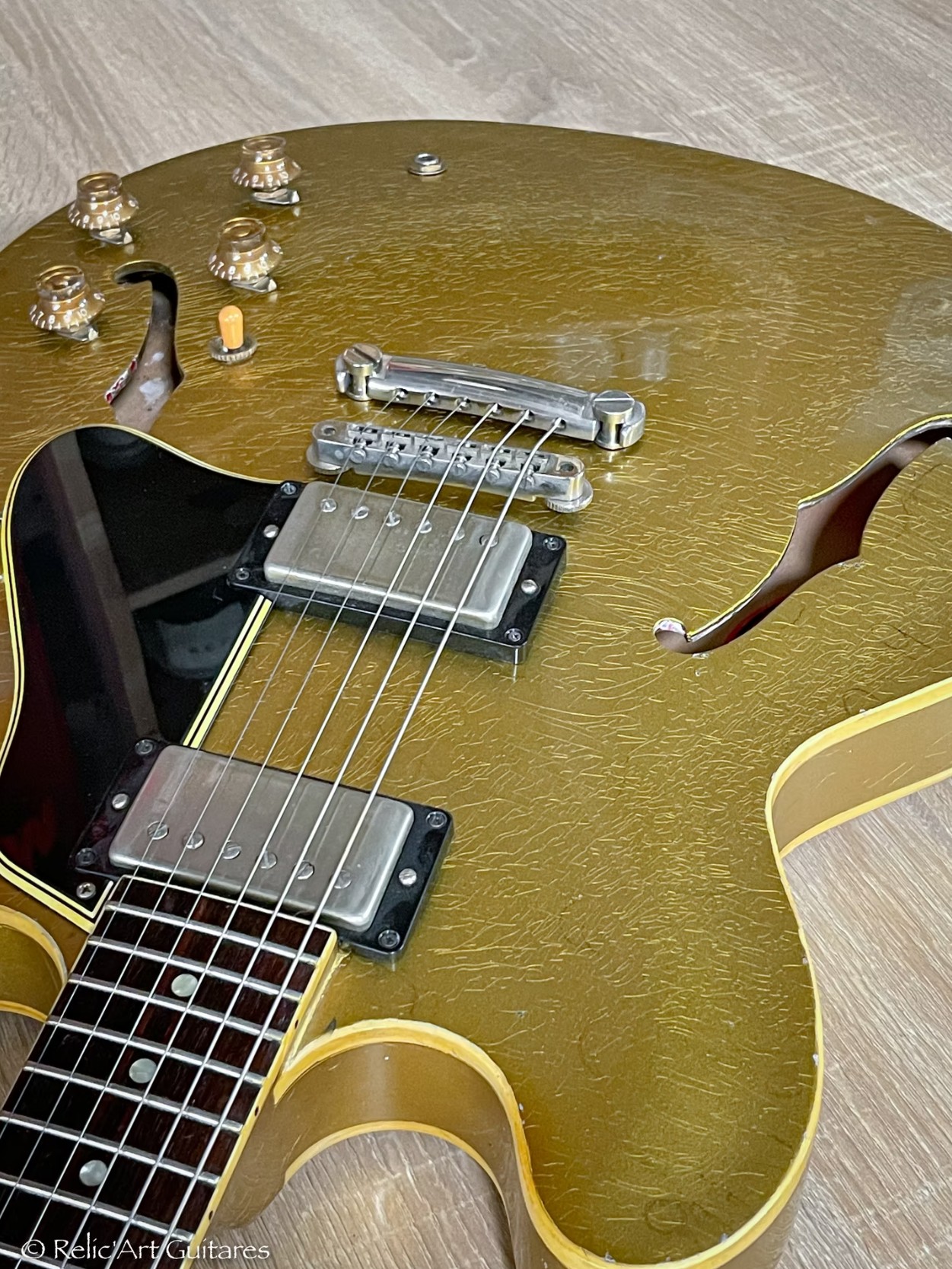 125 Gibson ES 335 Rusty Anderson ref.Goldtop Relic Art 17.jpg