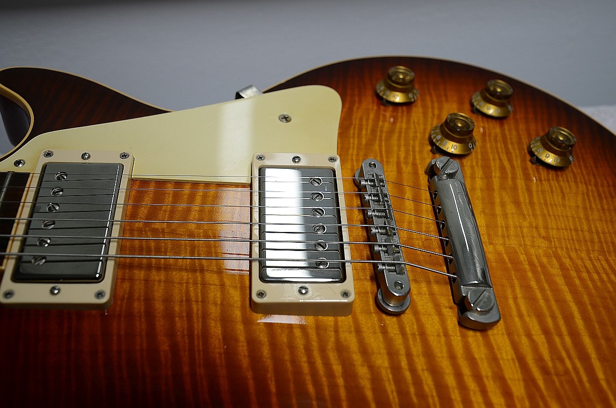 18 Gibson Les Paul Custom Shop R9 Anniversary 2009 99113 rust burst 54 mit Gibson Covers.jpg