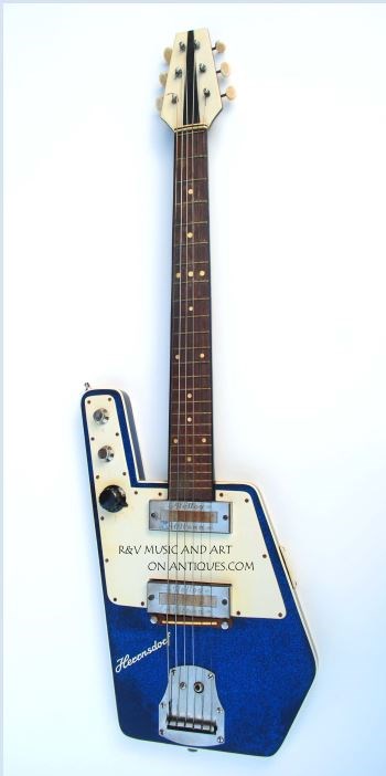 1959-herrnsdorf-space-age-robot-guit-bl-NyU9TdJ.jpg