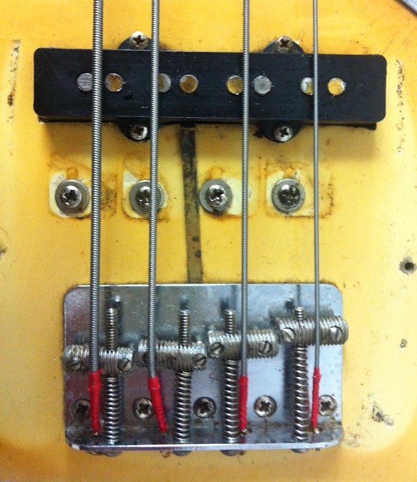 1960_fender_jazz-bass_j-bass_olympic_white_electric_bass_guitar_insides_11454-3-jpg.518550