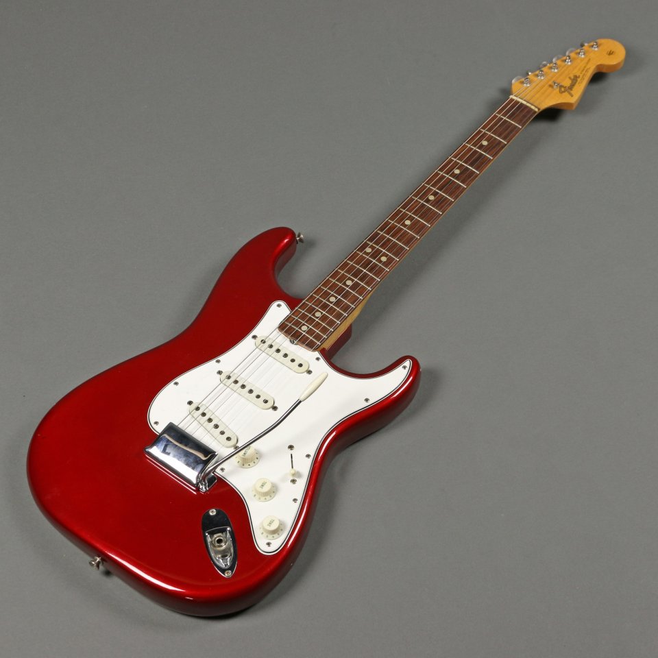 1965FenderStratocasterCandyAppleRed-6.jpg