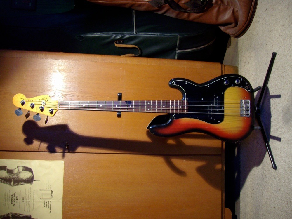 1FenderPB.jpg