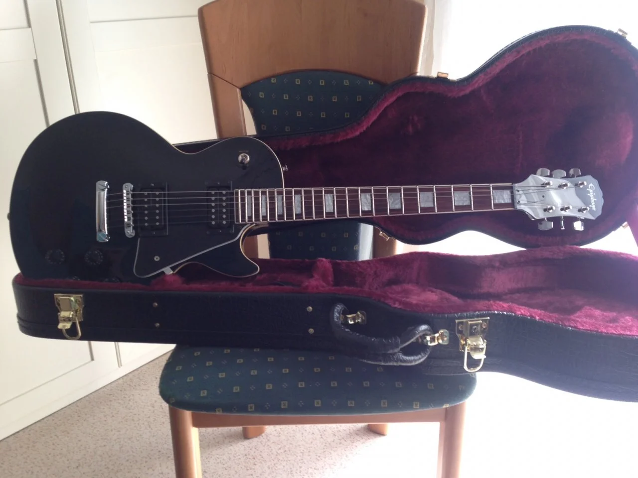 2.13 Epi LP-300 Custom.JPG