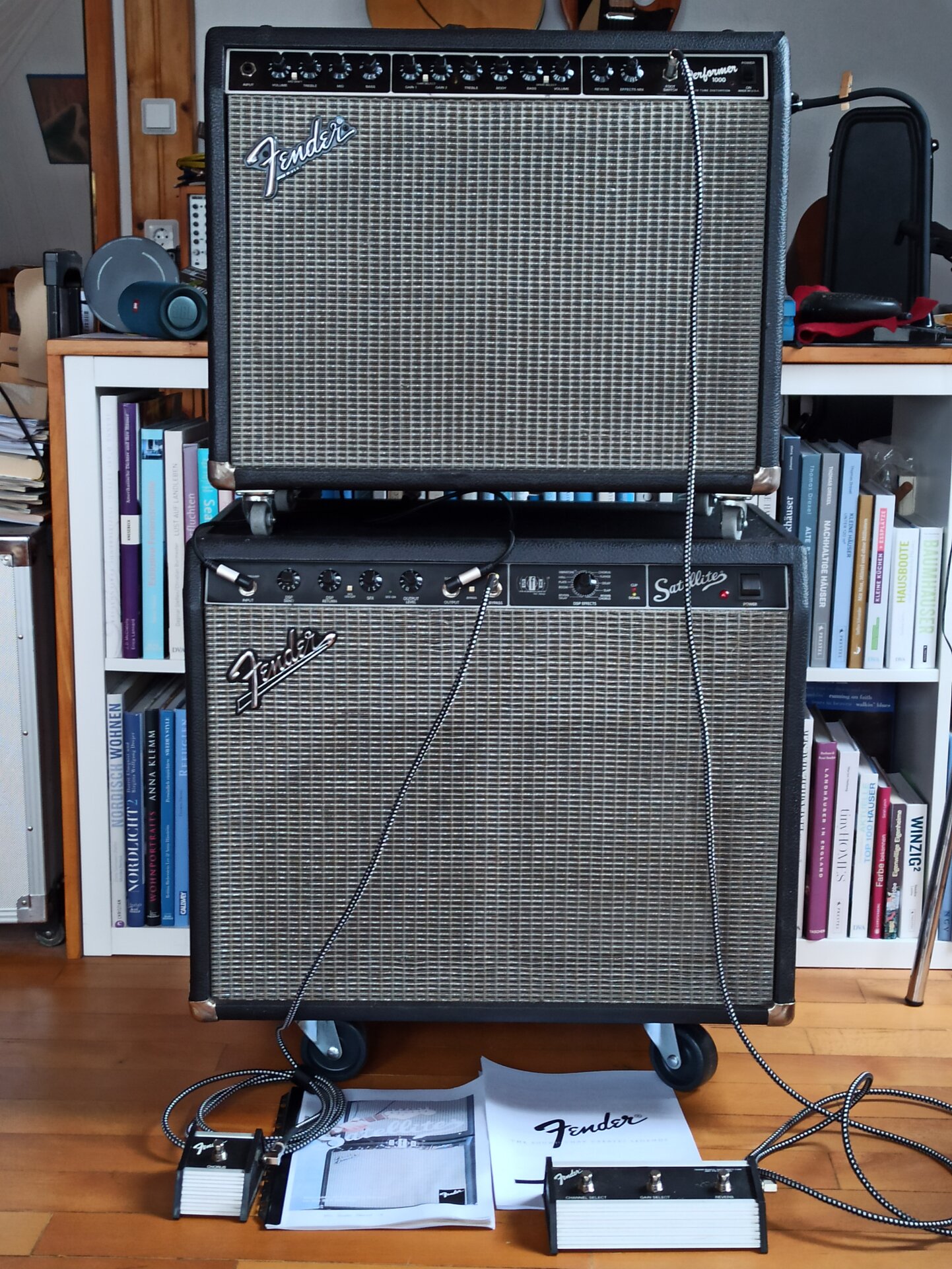 2 beide inkl. Footswitch & Manuals.jpg