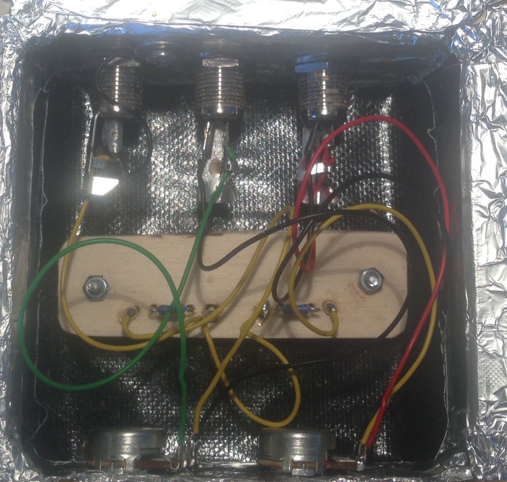 2-Kanal Mischer für Stompbox und Trio.jpg