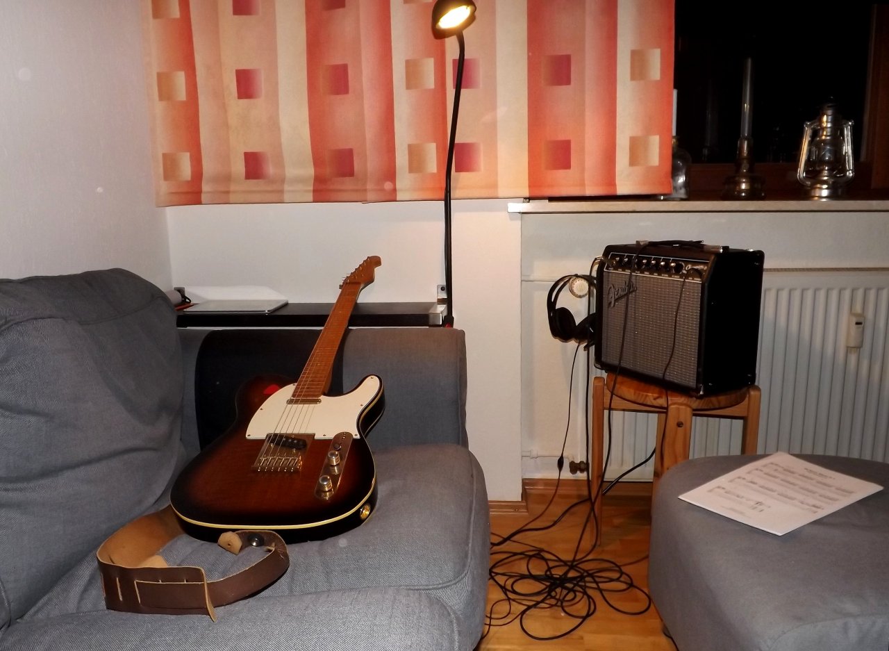 2017-12-03 - Gitarren Übungsecke.JPG