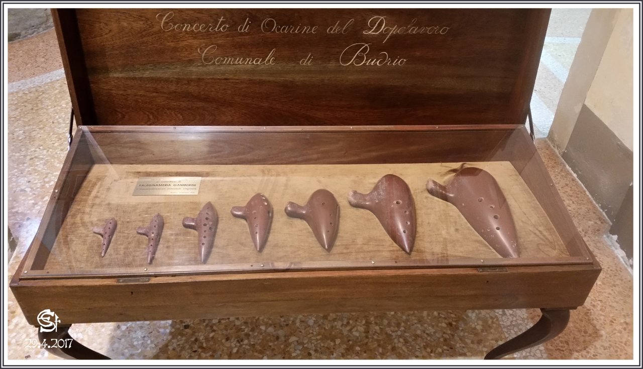 20170429_093215 stennes-falter Budrio Rathaus Mignani Ocarinas.jpg