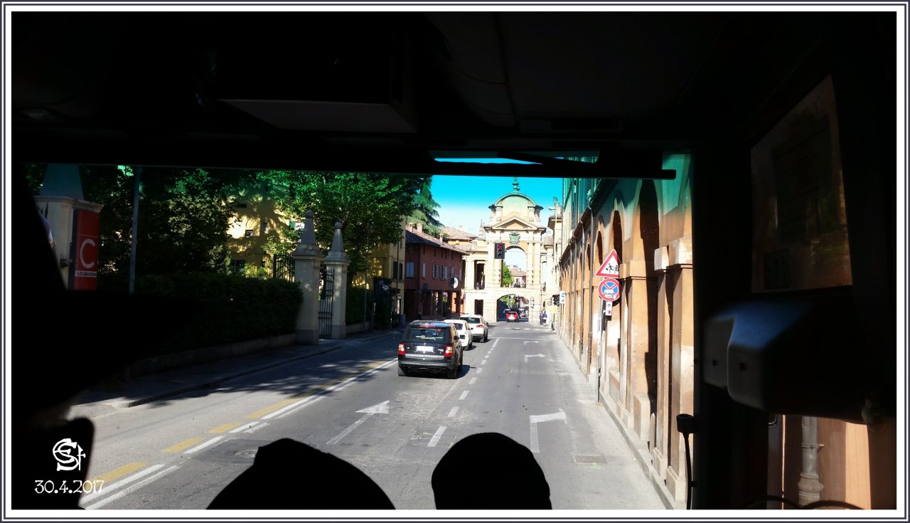 20170430_090158 stennes-falter Bologna Arco de Meloncello.jpg