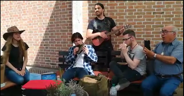 2018-04-30 Grillara Markt musizieren 0028.PNG
