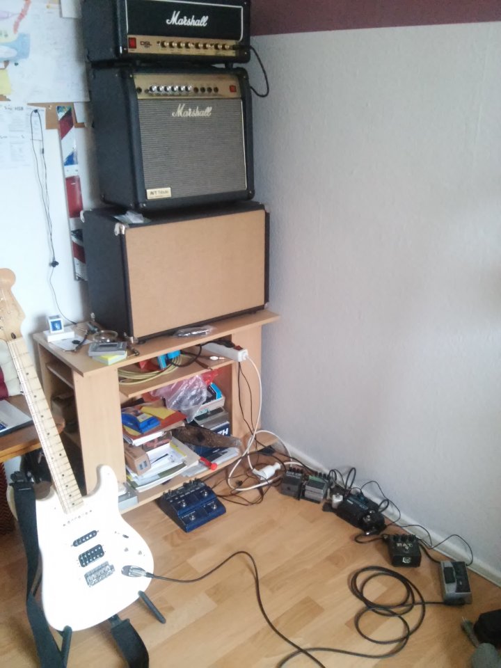 20180128_140001 Gear Gitarren Strat Fender Effekte Marshall Amps (1).jpg