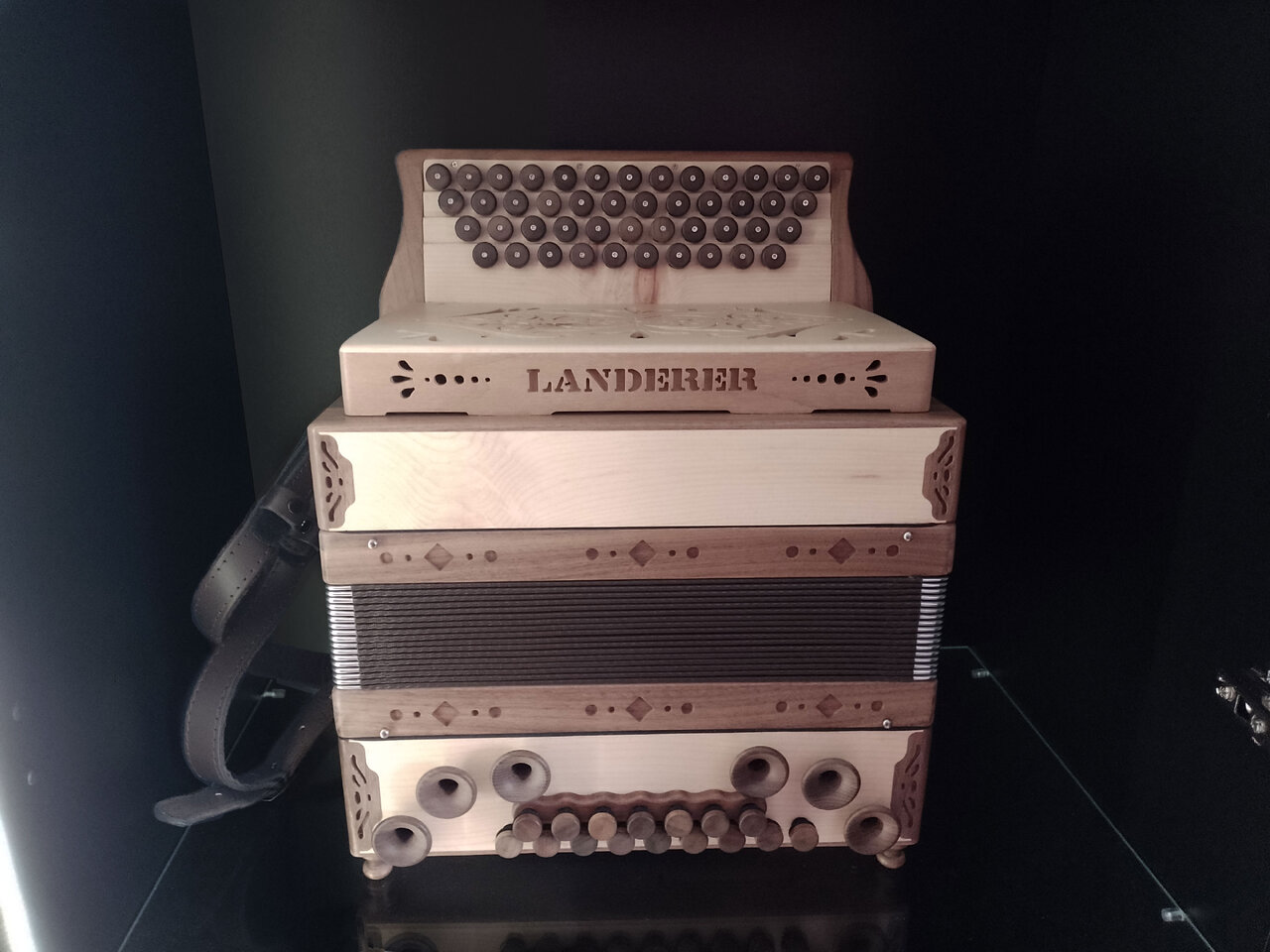 2022-06-08 Landerer Mini Deluxe Zirbe ADGC 2-chörig ohne Halbtöne.jpg