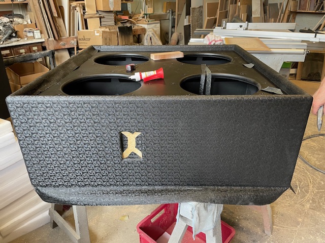 2024-04-08 Cab Seite Tolex.jpg