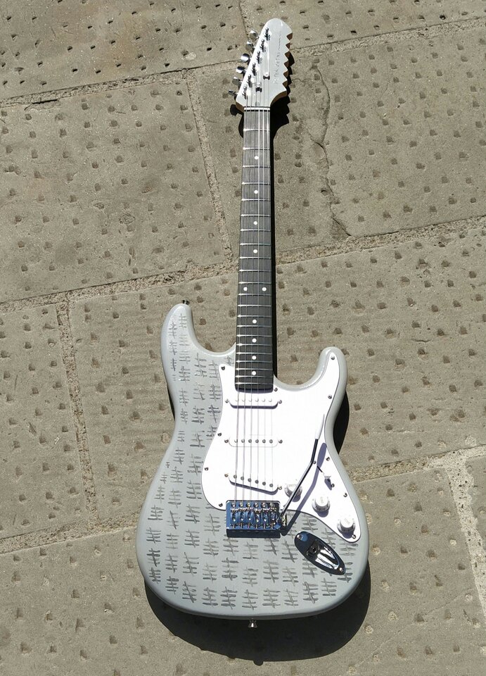2024-5-knastgitarre.jpg
