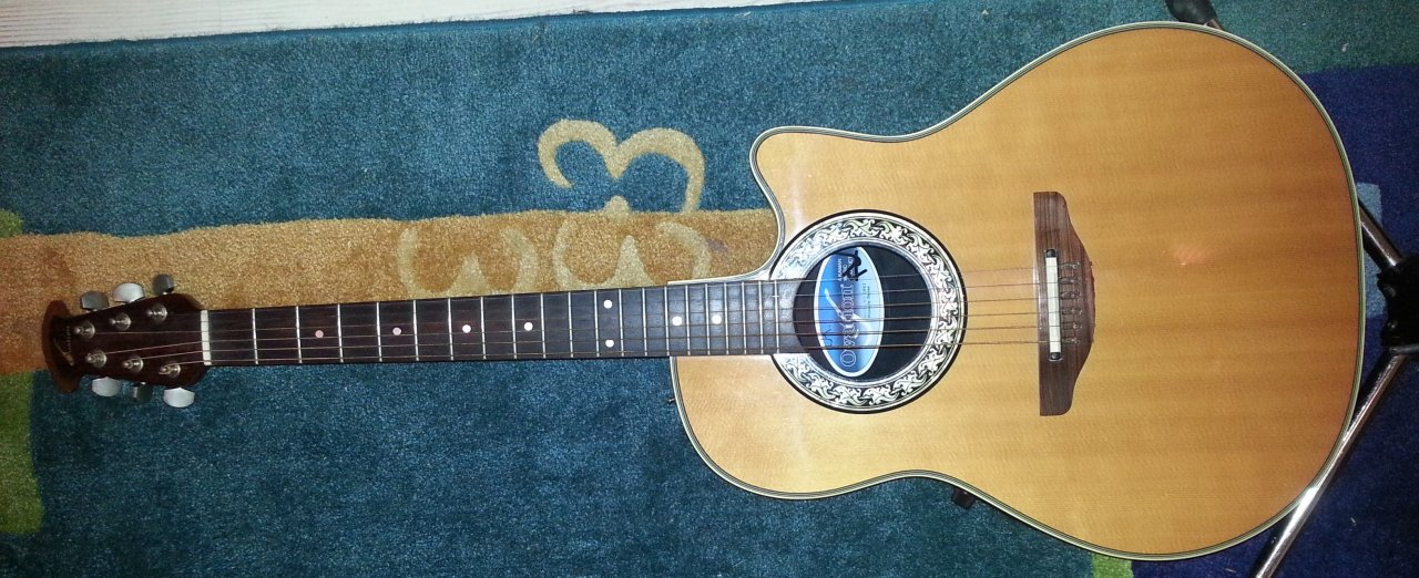 22 Ovation Pinnacle Westergitarre.jpg