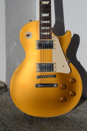 25 Gibson Les Paul Custom Shop R7 Goldtop 03.jpg