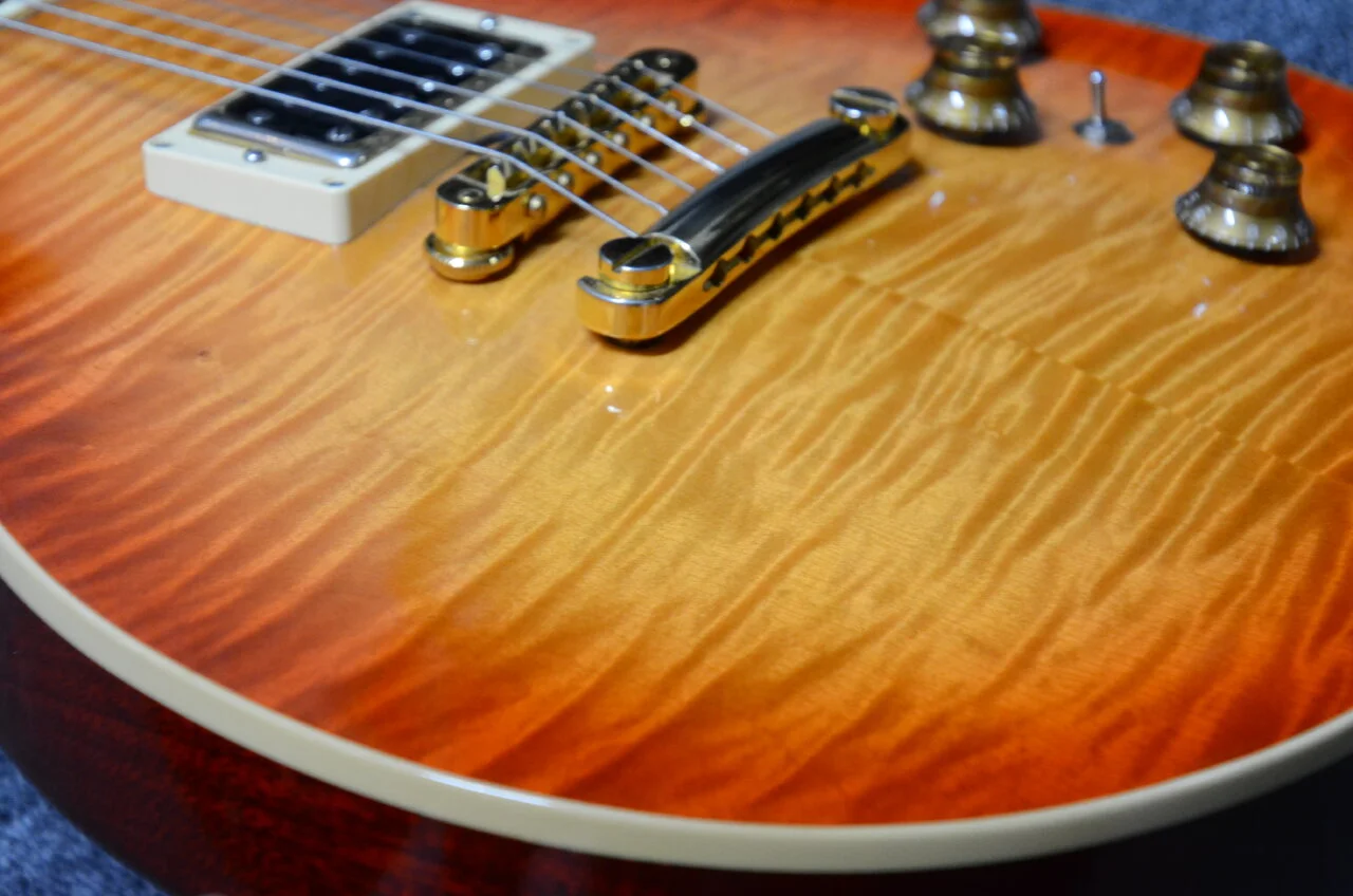 26 Neubauer Les Paul Gerry Miller Signature 19.webp