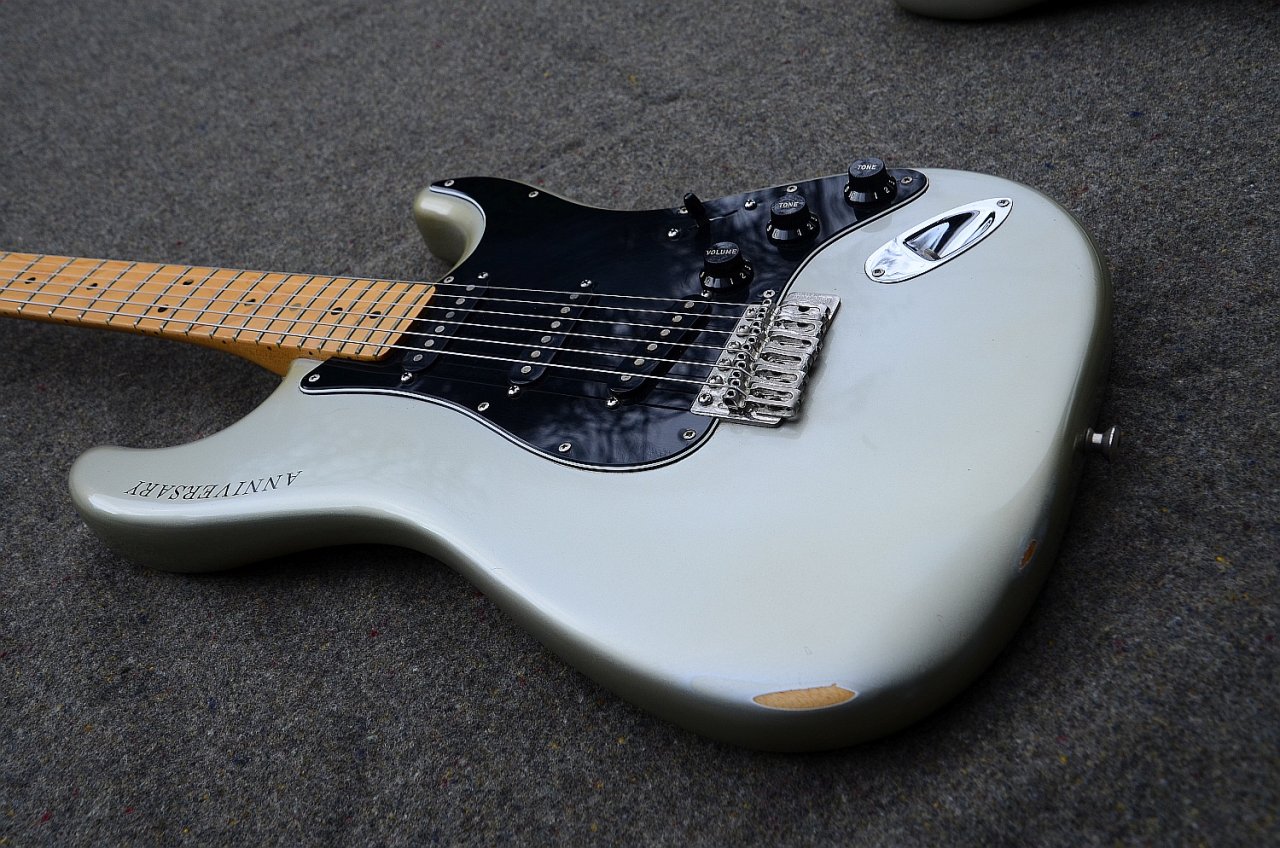 27 Fender Stratocaster 25 Anniversary 1979 10.jpg