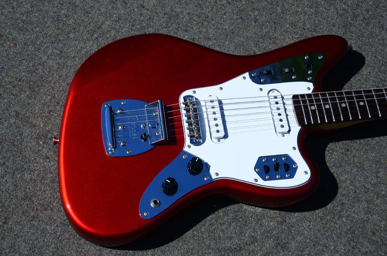 29 Fender Jaguar Japan 06.webp