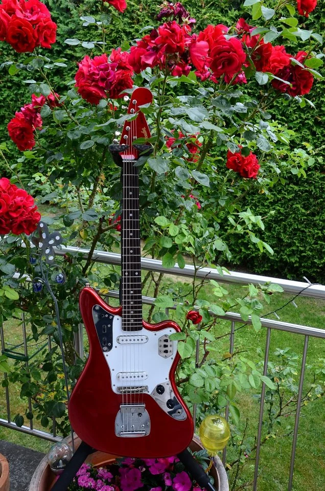 29 Fender Jaguar Japan 17.jpg