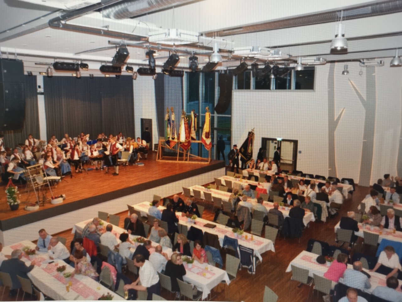 2Blick linke Loge zur Bühne.jpg