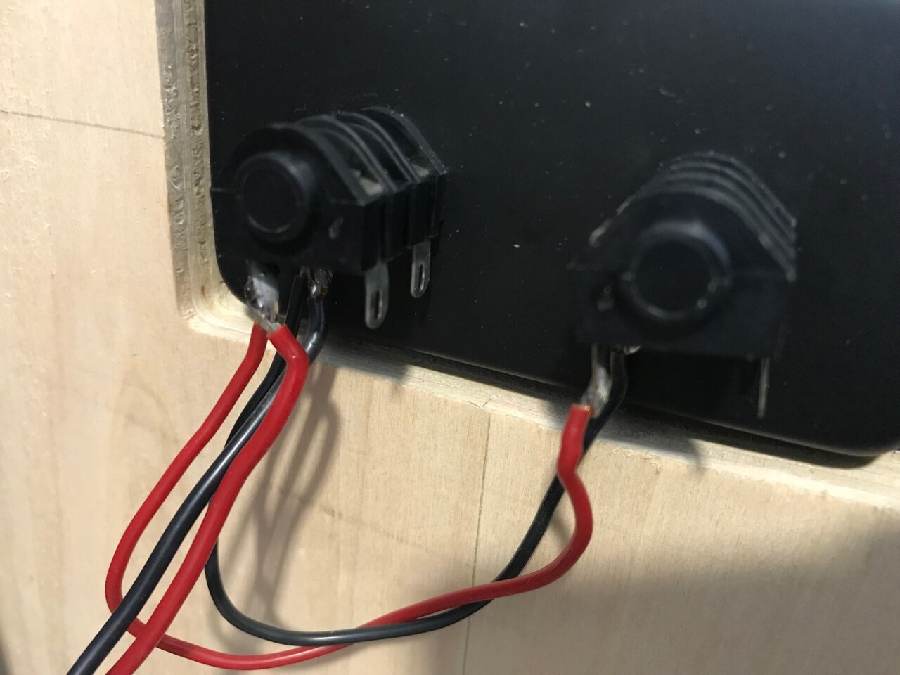 2x12 Box input jack.jpg