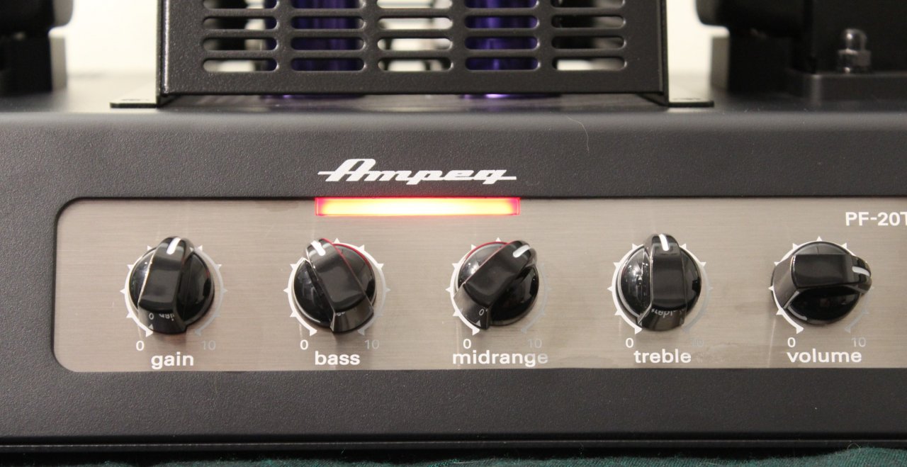 3 Ampeg PF20T Front.jpg